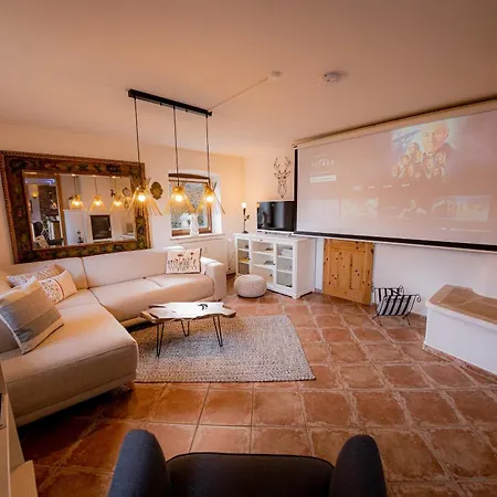 Apartment Yello Homes - Gemuetliche Und Luxurioese - Mit Sauna, Garten, Und Heimkino Fuer 6 Personen *