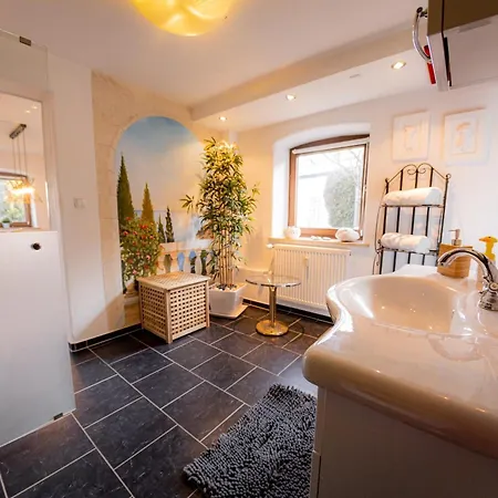 Yello Homes - Gemuetliche Und Luxurioese - Mit Sauna, Garten, Und Heimkino Fuer 6 Personen Apartment Anger