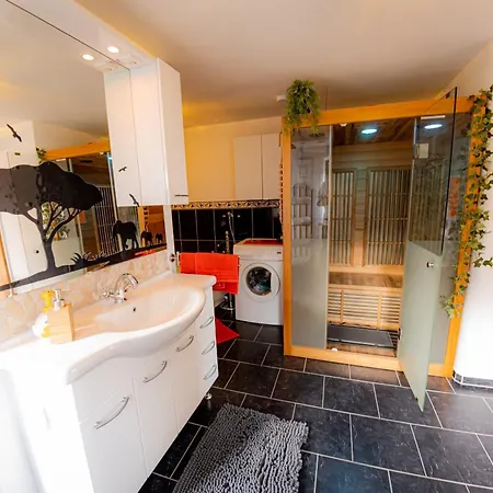 Yello Homes - Gemuetliche Und Luxurioese - Mit Sauna, Garten, Und Heimkino Fuer 6 Personen *